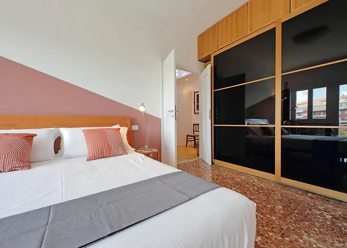 Apartment Comfy For Family Next To Metro