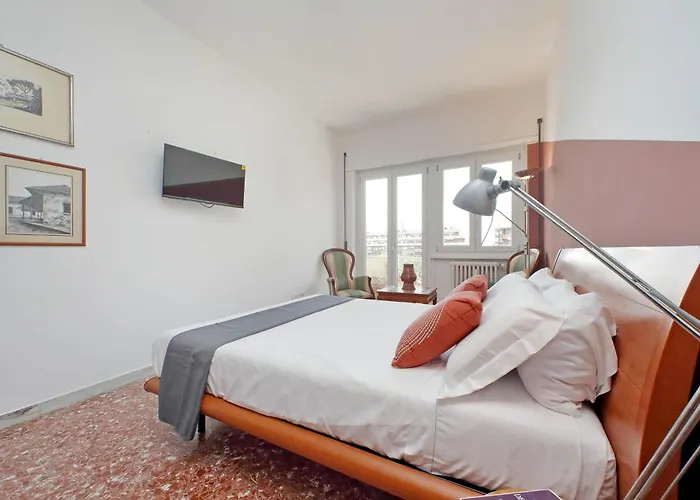 Comfy For Family Next To Metro Apartment