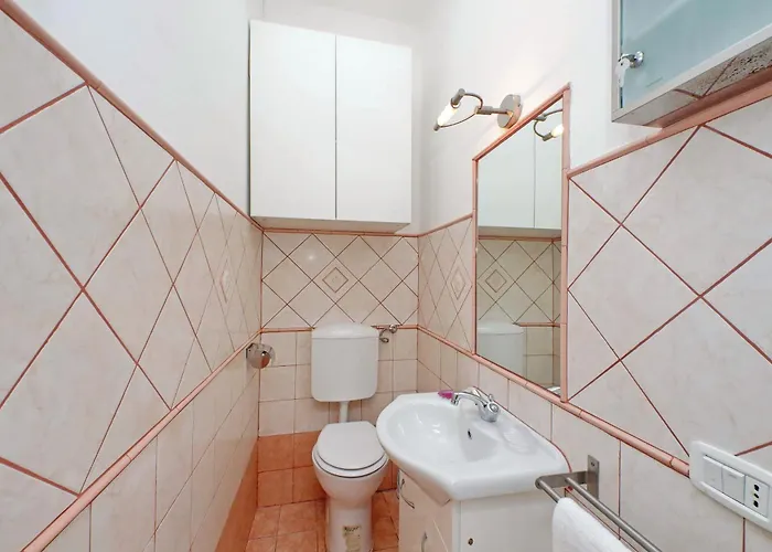 Apartment Comfy For Family Next To Metro *